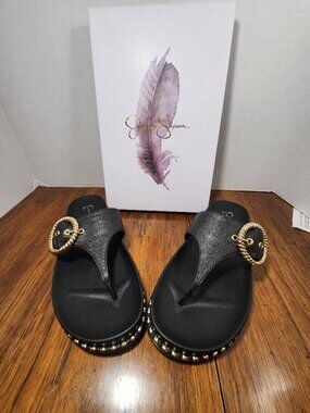 Jessica Simpson Cymmeri Thong Footbed Sandals. Size 8.